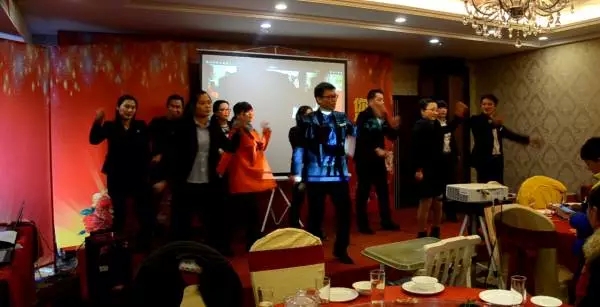 揮灑青春，以樂為主，群魔共舞之抓錢舞